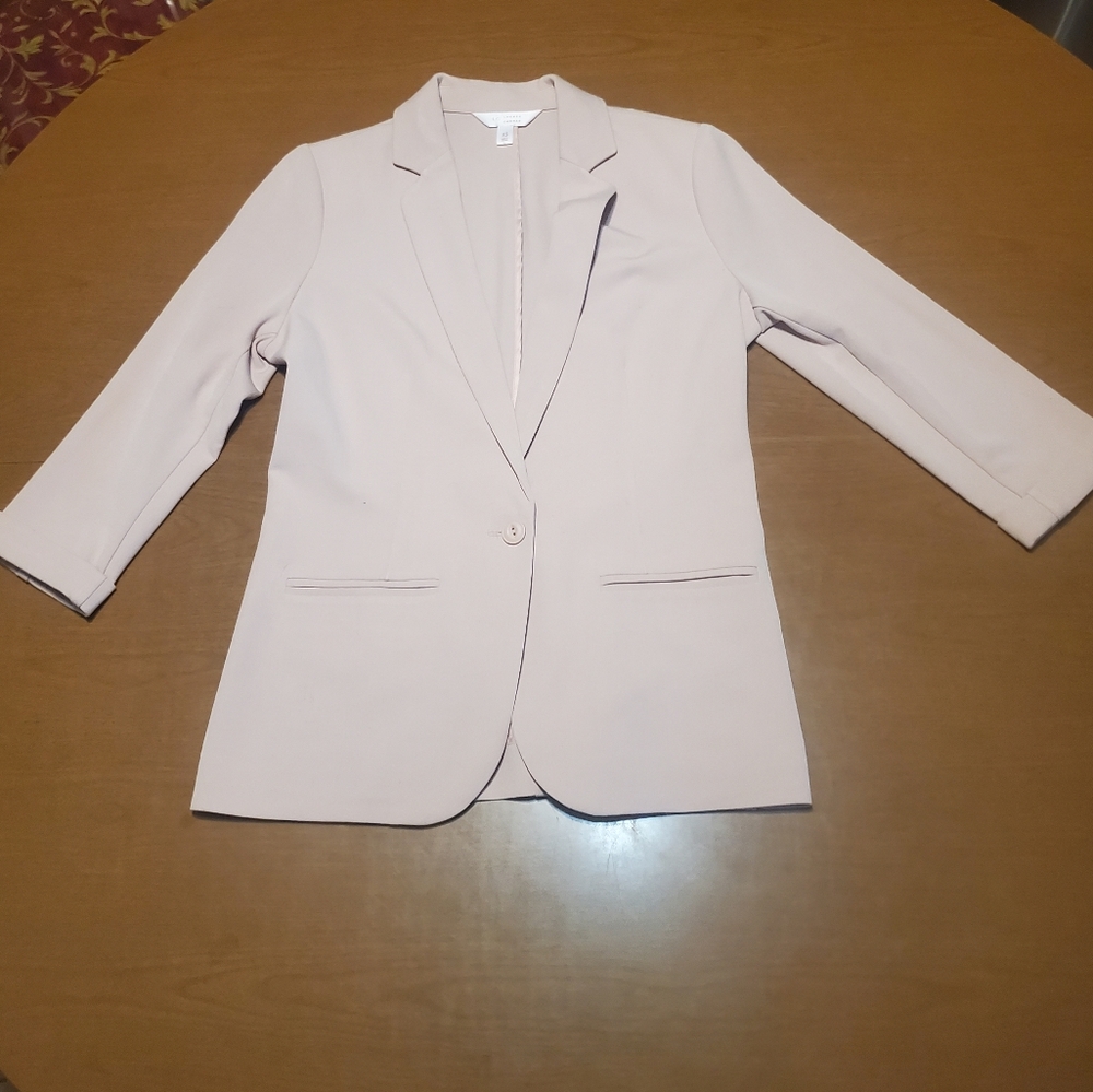 Light pink Lauren Conrad Blazer with 3/4 length sleeves.